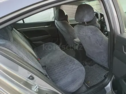 Hyundai Elantra 2018 года за 5 500 000 тг. в Атырау – фото 17