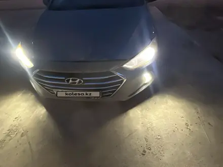 Hyundai Elantra 2018 года за 5 500 000 тг. в Атырау – фото 6