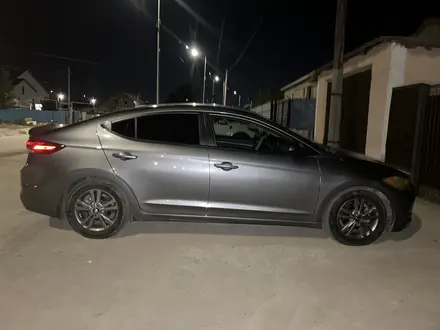 Hyundai Elantra 2018 года за 5 500 000 тг. в Атырау – фото 8