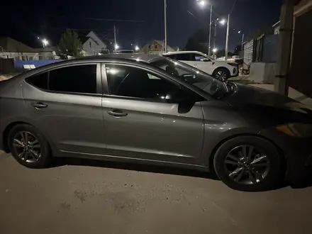 Hyundai Elantra 2018 года за 5 500 000 тг. в Атырау – фото 9