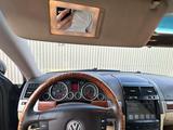 Volkswagen Touareg 2006 годаүшін5 500 000 тг. в Караганда