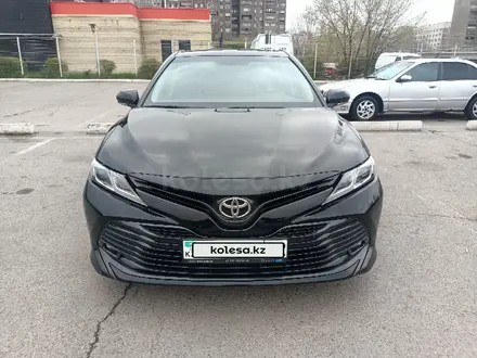 Toyota Camry 2020 года за 11 800 000 тг. в Алматы