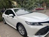 Toyota Camry 2018 года за 13 500 000 тг. в Алматы