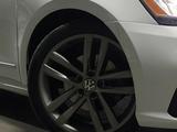 Volkswagen Passat 2016 года за 8 500 000 тг. в Алматы – фото 3
