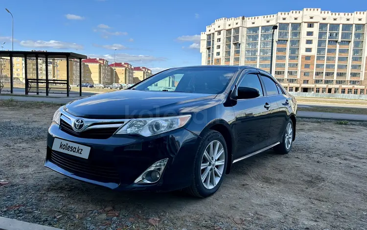 Toyota Camry 2014 года за 8 800 000 тг. в Актобе