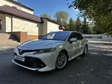 Toyota Camry 2019 года за 12 600 000 тг. в Петропавловск – фото 2