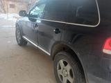 Volkswagen Touareg 2006 года за 5 200 000 тг. в Актобе – фото 3