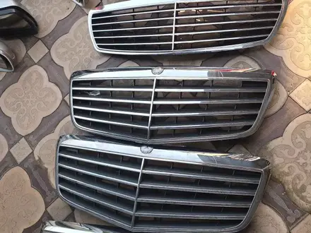 W211 решотка за 7 077 тг. в Шымкент