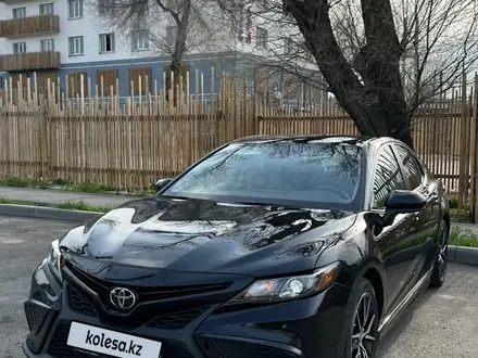 Toyota Camry 2021 года за 14 500 000 тг. в Тараз – фото 2