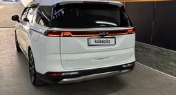 Kia Carnival 2022 года за 20 500 000 тг. в Актобе – фото 3