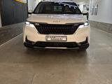 Kia Carnival 2022 года за 19 800 000 тг. в Актобе – фото 2
