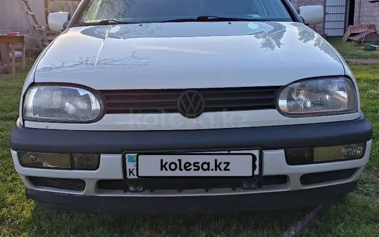 Volkswagen Golf 1997 года за 1 700 000 тг. в Алматы