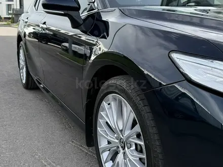 Toyota Camry 2019 года за 16 500 000 тг. в Алматы – фото 24