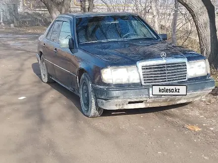 Mercedes-Benz E 220 1992 года за 1 000 000 тг. в Шымкент