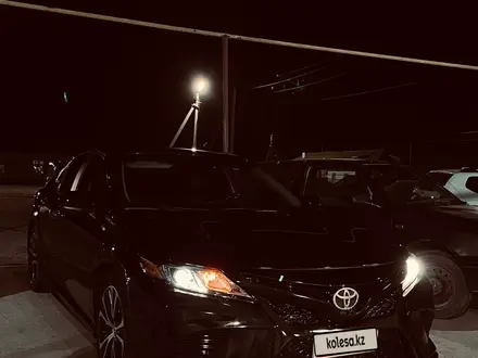 Toyota Camry 2019 года за 8 800 000 тг. в Атырау – фото 5