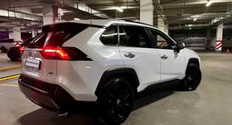 Toyota RAV4 2021 года за 16 190 000 тг. в Алматы – фото 3