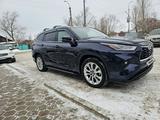 Toyota Highlander 2022 года за 24 000 000 тг. в Астана