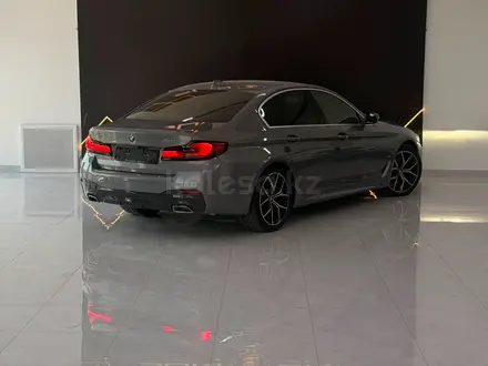 BMW 530 XDrive 2023 года за 28 000 000 тг. в Шымкент – фото 4