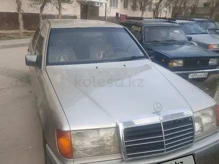 Mercedes-Benz E 260 1992 года за 1 500 000 тг. в Тараз – фото 4