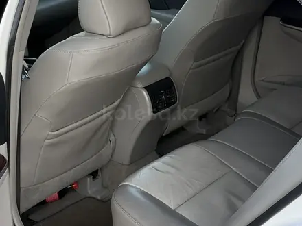 Toyota Camry 2013 года за 6 950 000 тг. в Атырау – фото 11