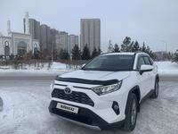 Toyota RAV4 2021 года за 18 900 000 тг. в Астана