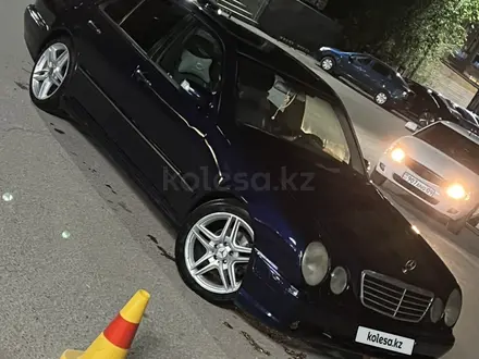 Mercedes-Benz E 280 1999 года за 2 400 000 тг. в Караганда
