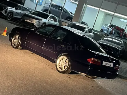 Mercedes-Benz E 280 1999 года за 2 400 000 тг. в Караганда – фото 3