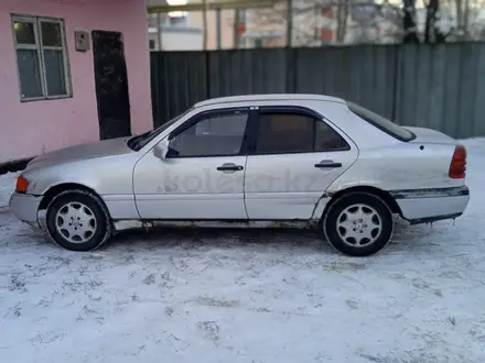 Mercedes-Benz C 180 1994 года за 900 000 тг. в Алматы – фото 2