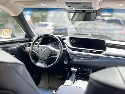 Lexus ES 300h 2019 года за 20 700 000 тг. в Астана – фото 11