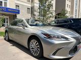 Lexus ES 300h 2019 годаүшін20 700 000 тг. в Астана – фото 4