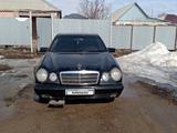 Mercedes-Benz E 200 1998 года за 2 000 000 тг. в Уральск – фото 3