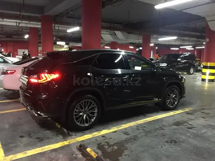 Lexus RX 200t 2017 года за 23 000 000 тг. в Астана – фото 2