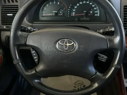 Toyota Camry 2003 года за 7 500 000 тг. в Актобе – фото 16