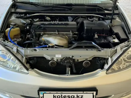 Toyota Camry 2003 года за 7 500 000 тг. в Актобе – фото 15