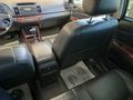 Toyota Camry 2003 года за 7 500 000 тг. в Актобе – фото 19