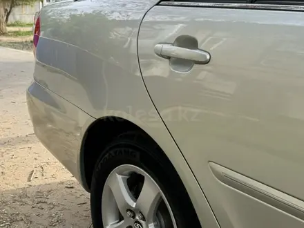 Toyota Camry 2003 года за 7 500 000 тг. в Актобе – фото 24