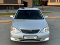 Toyota Camry 2003 года за 7 500 000 тг. в Актобе – фото 33