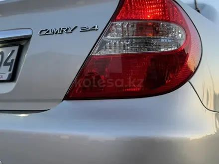Toyota Camry 2003 года за 7 500 000 тг. в Актобе – фото 41