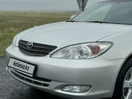 Toyota Camry 2003 года за 7 500 000 тг. в Актобе – фото 45