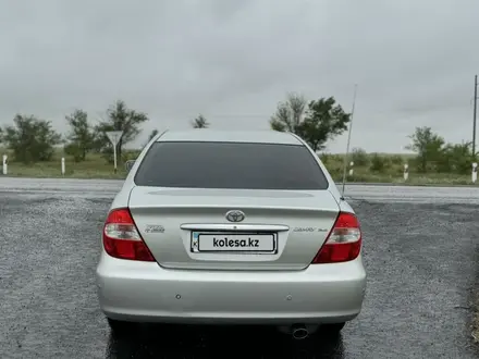 Toyota Camry 2003 года за 7 500 000 тг. в Актобе – фото 46