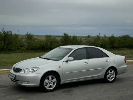 Toyota Camry 2003 года за 7 500 000 тг. в Актобе – фото 51