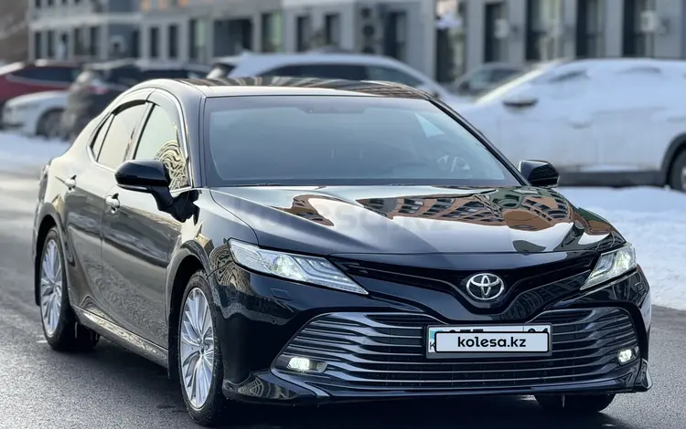 Toyota Camry 2019 года за 14 500 000 тг. в Астана