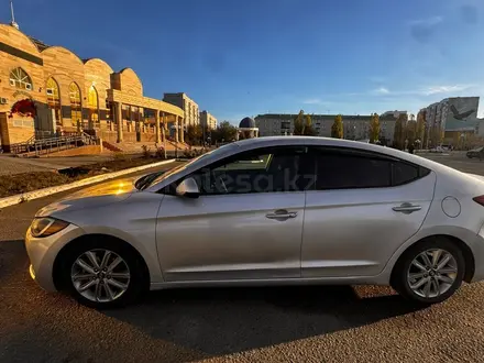 Hyundai Elantra 2016 года за 4 000 000 тг. в Уральск – фото 5