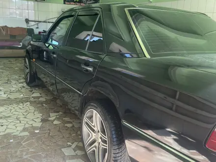 Mercedes-Benz E 220 1992 года за 2 700 000 тг. в Айтеке би – фото 3