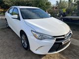 Toyota Camry 2016 года за 6 800 000 тг. в Уральск – фото 3