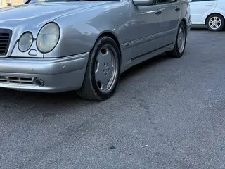 Mercedes-Benz E 55 AMG