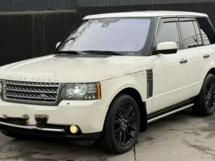 Land Rover Range Rover 2009 года за 13 300 000 тг. в Алматы