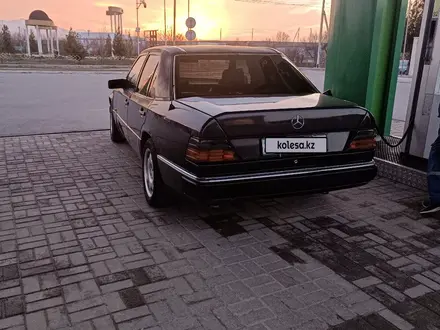 Mercedes-Benz E 200 1992 года за 1 200 000 тг. в Шымкент