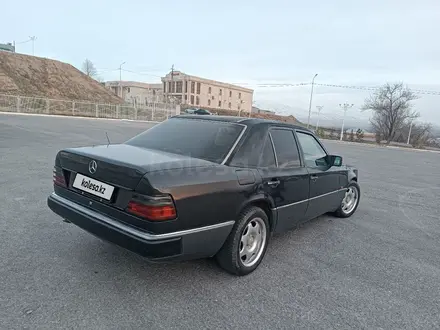 Mercedes-Benz E 200 1992 года за 1 200 000 тг. в Шымкент – фото 4