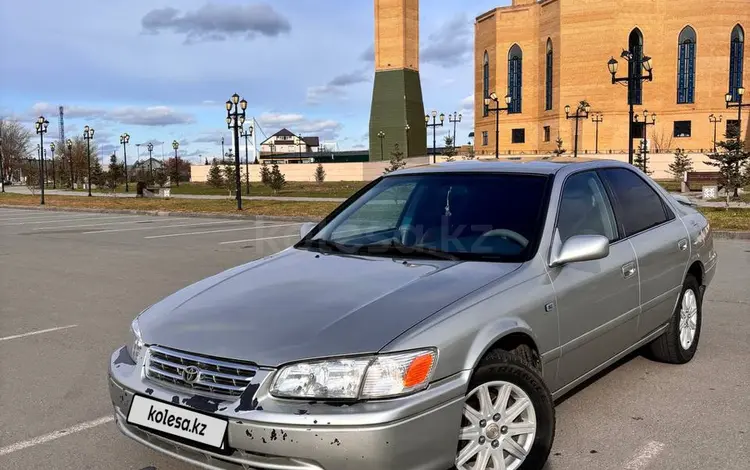 Toyota Camry 2001 годаүшін3 850 000 тг. в Семей